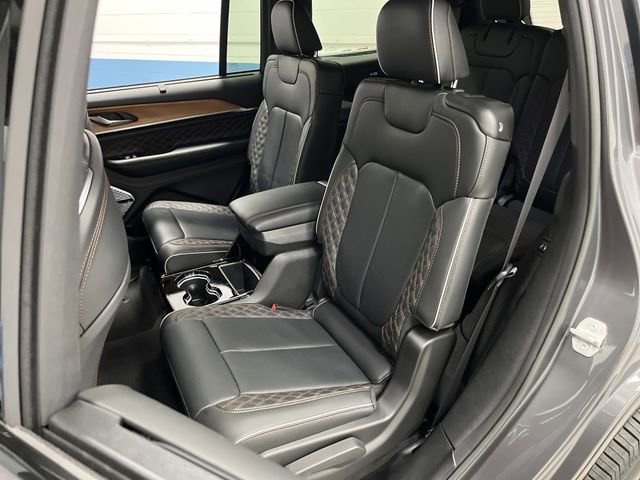 Used 2025 Jeep Grand Cherokee L Summit image 33