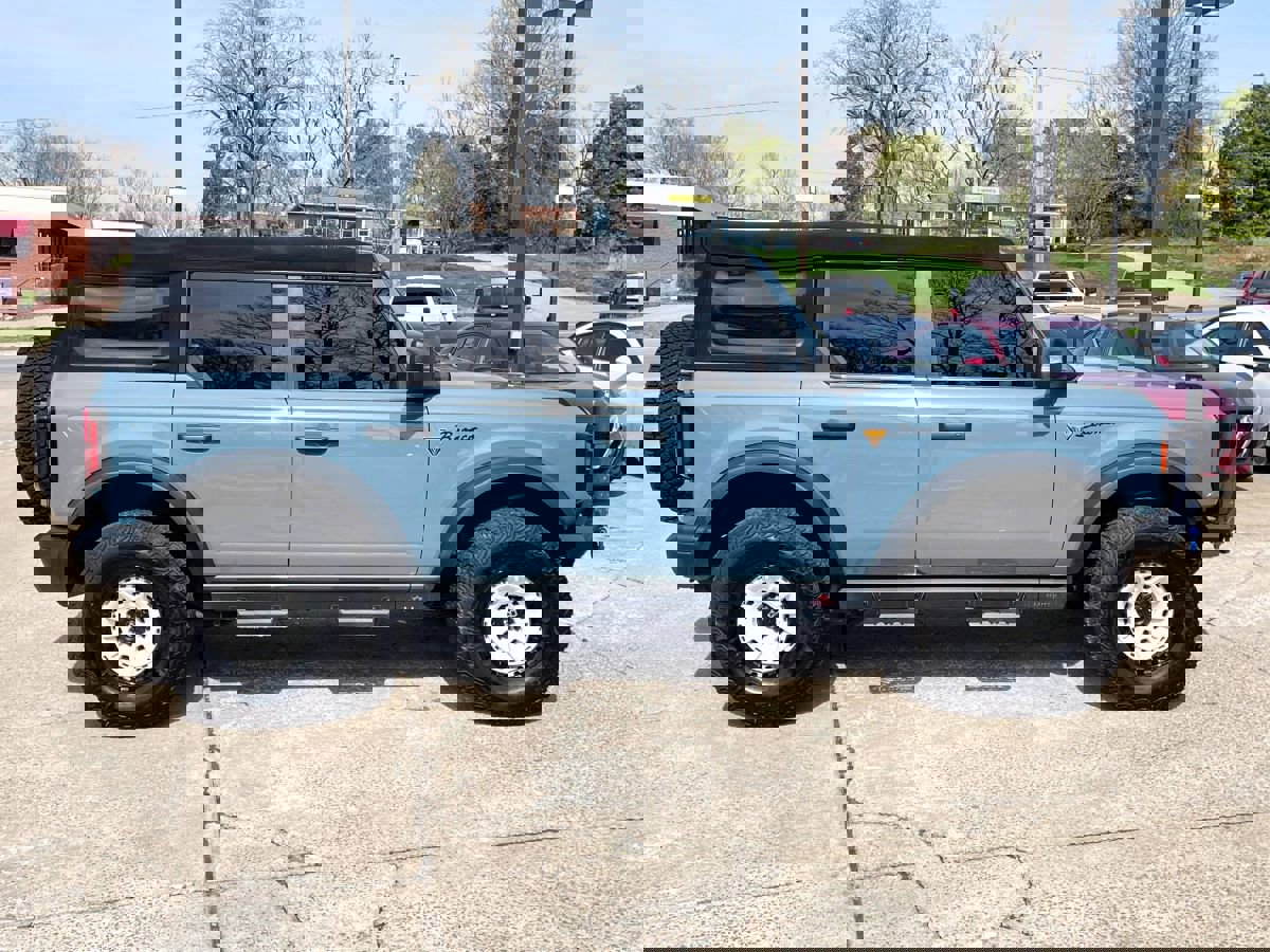 Used 2022 Ford Bronco Badlands image 4