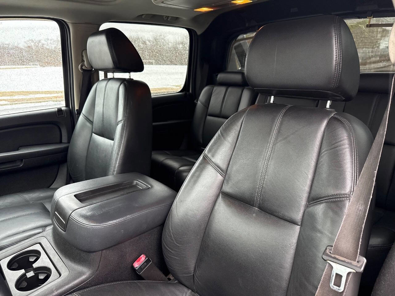 Used 2008 Chevrolet Avalanche LT AWD/4WD image 14