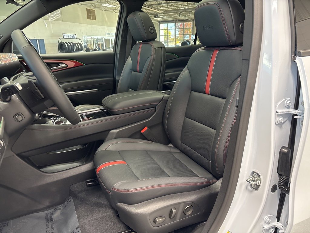 New 2026 Chevrolet Traverse RS image 10