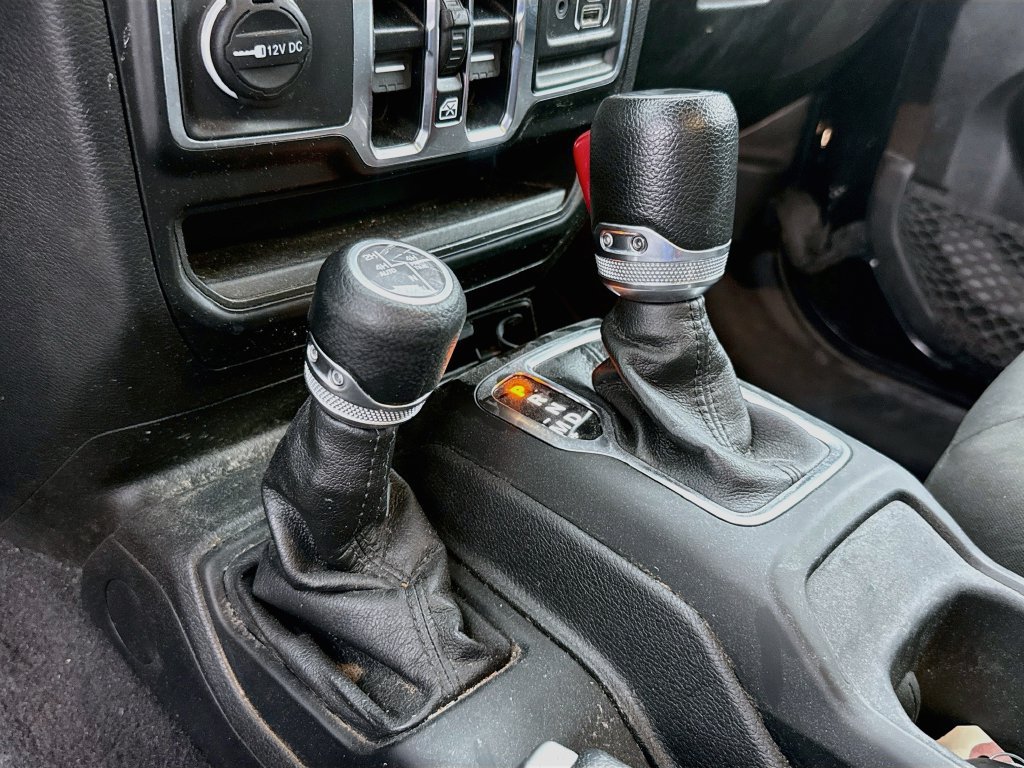 Used 2023 Jeep Wrangler Unlimited w/ Cold Weather Group AWD/4WD image 17