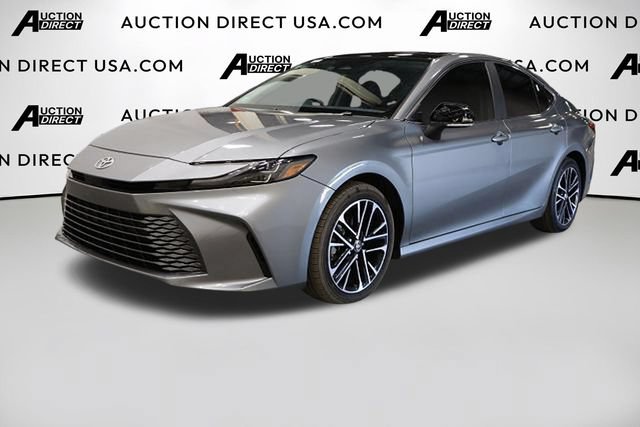 Used 2025 Toyota Camry XLE FWD image 1