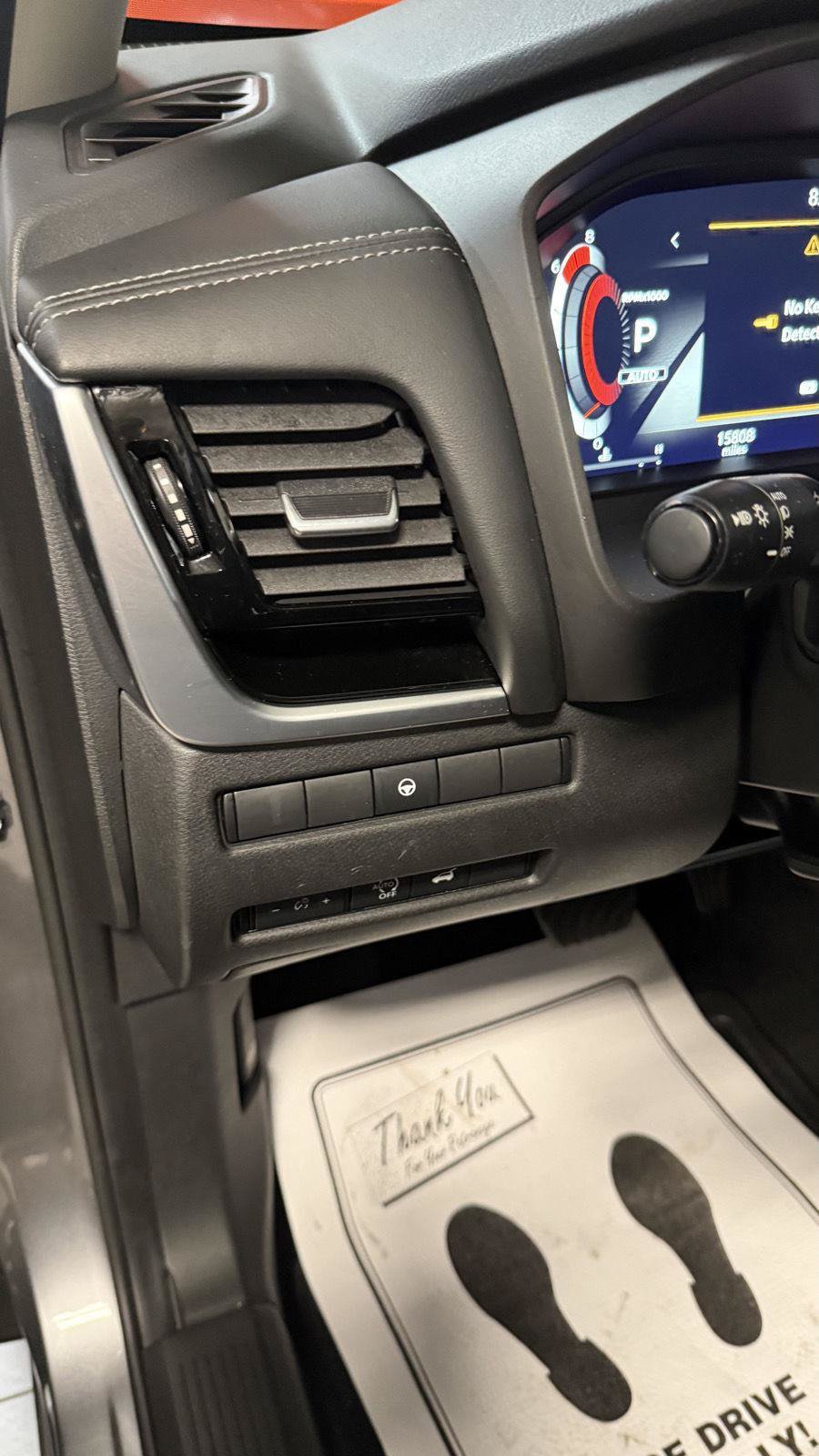 Used 2025 Nissan Rogue SL AWD/4WD image 31