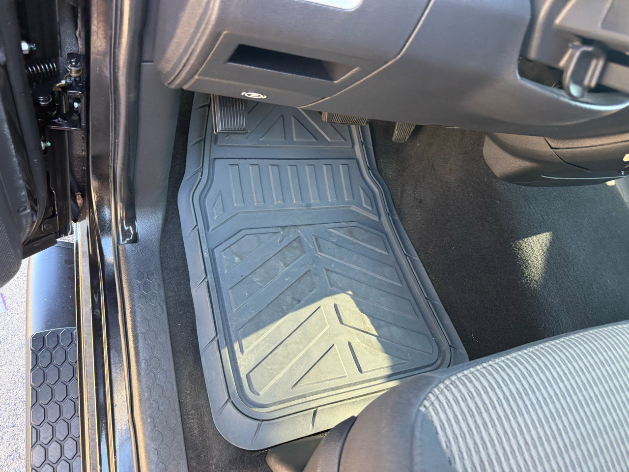 Used 2009 Dodge Ram 1500 Truck SLT image 36