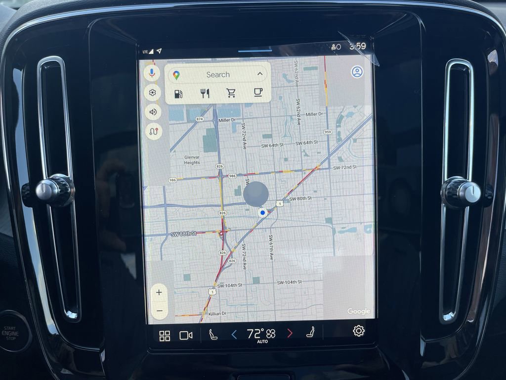 Used 2024 Volvo XC40 B5 Plus image 12