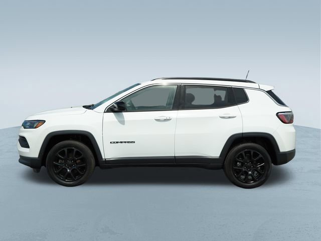 Used 2022 Jeep Compass Latitude image 4