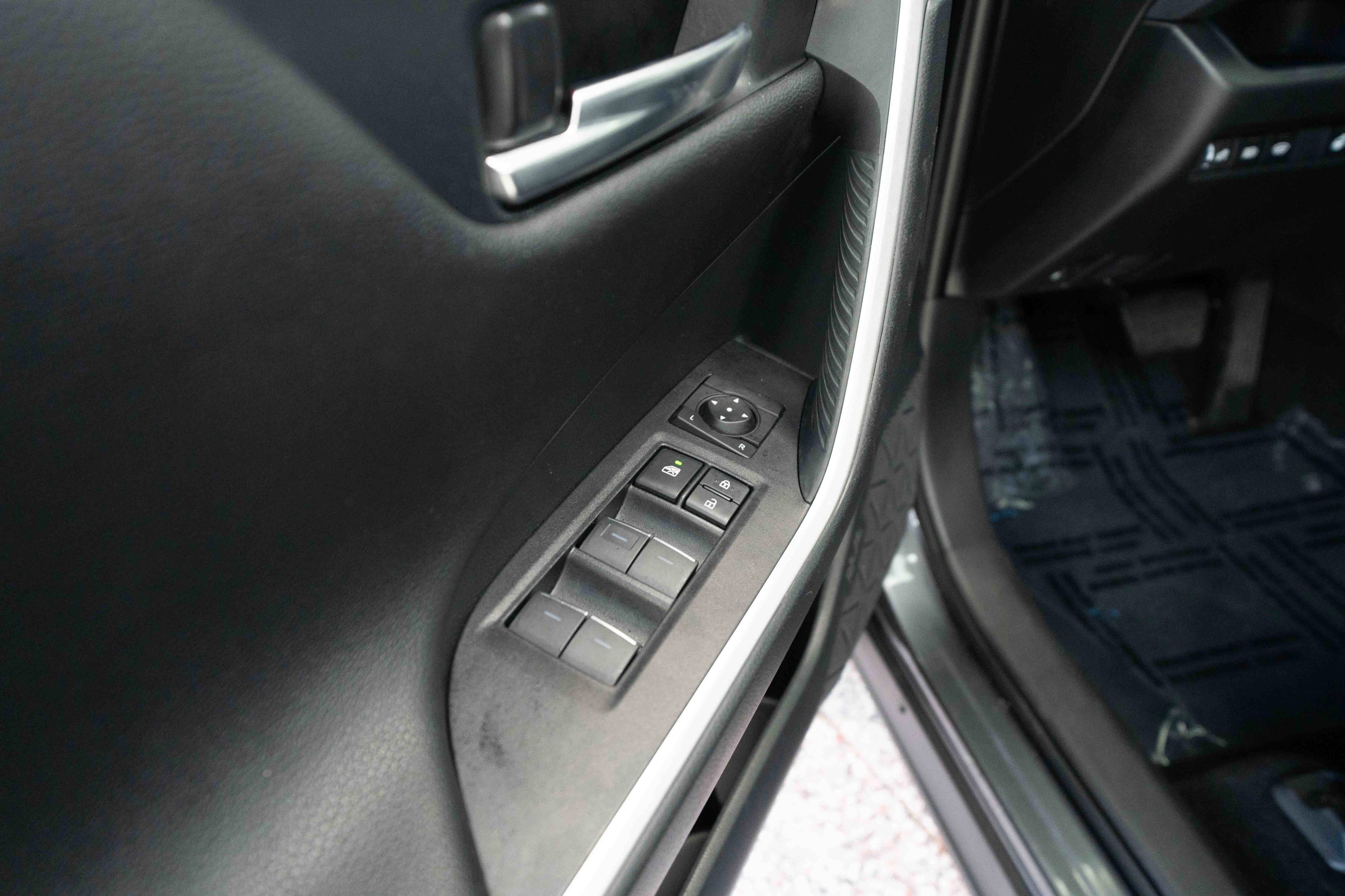 Used 2023 Toyota RAV4 XSE image 8