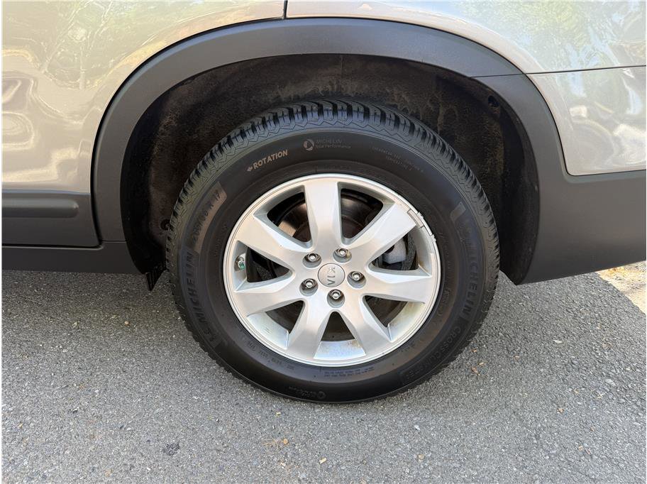 Used 2012 Kia Sorento LX w/ Convenience Pkg AWD/4WD image 9