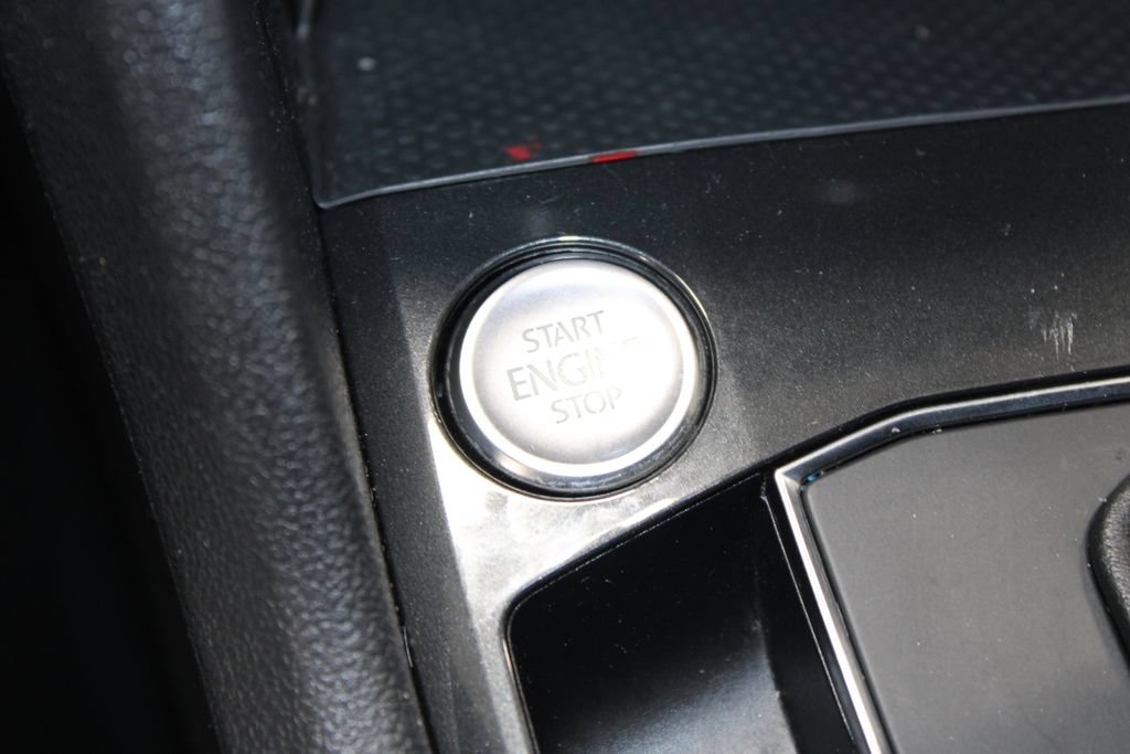 Used 2019 Volkswagen Tiguan SEL FWD image 40