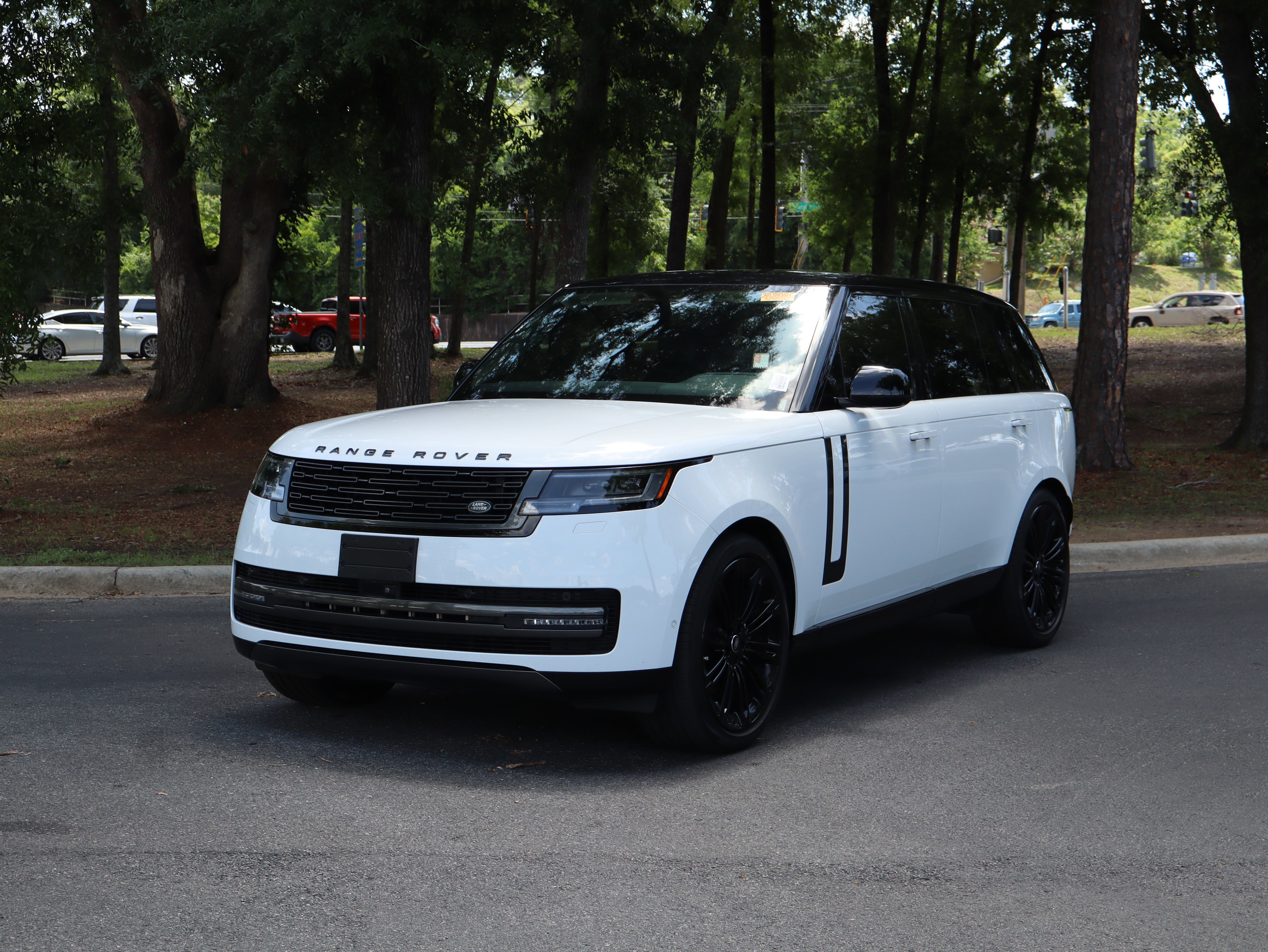 Used 2024 Land Rover Range Rover Long Wheelbase SE AWD/4WD image 5