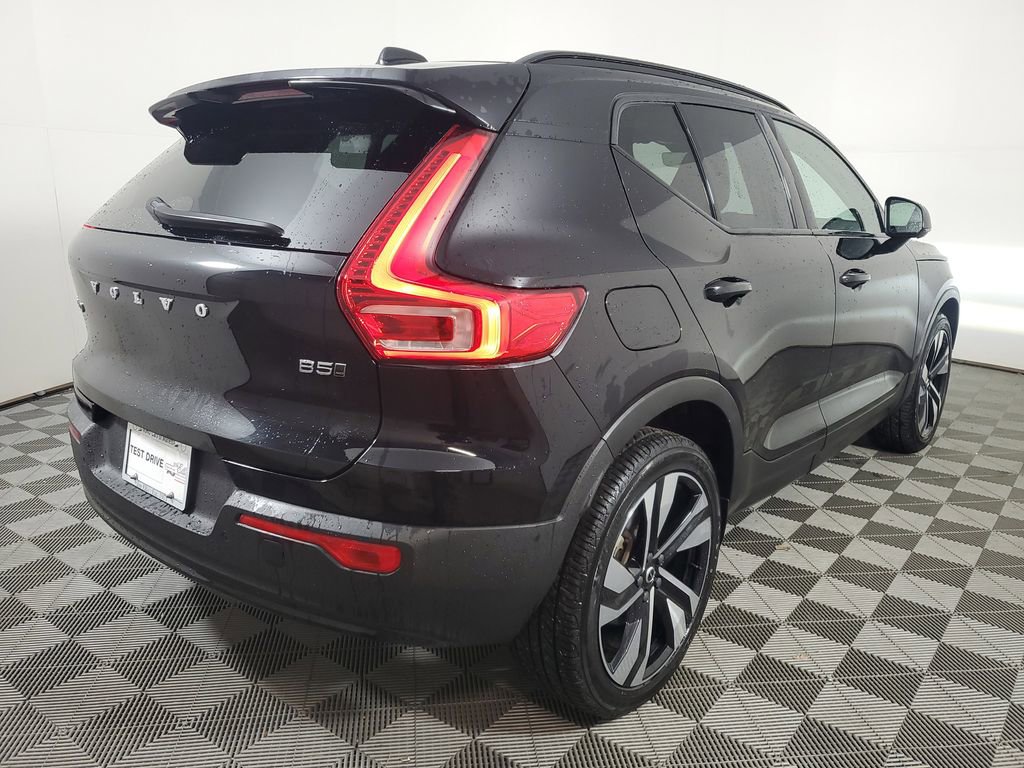 Used 2023 Volvo XC40 B5 Plus w/ Driver Assist Package image 8