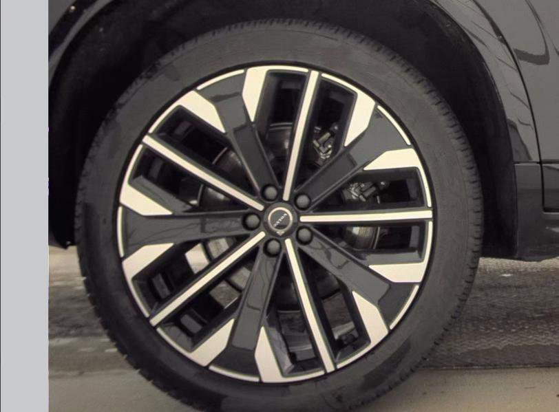 Used 2025 Volvo XC90 B6 Plus image 15