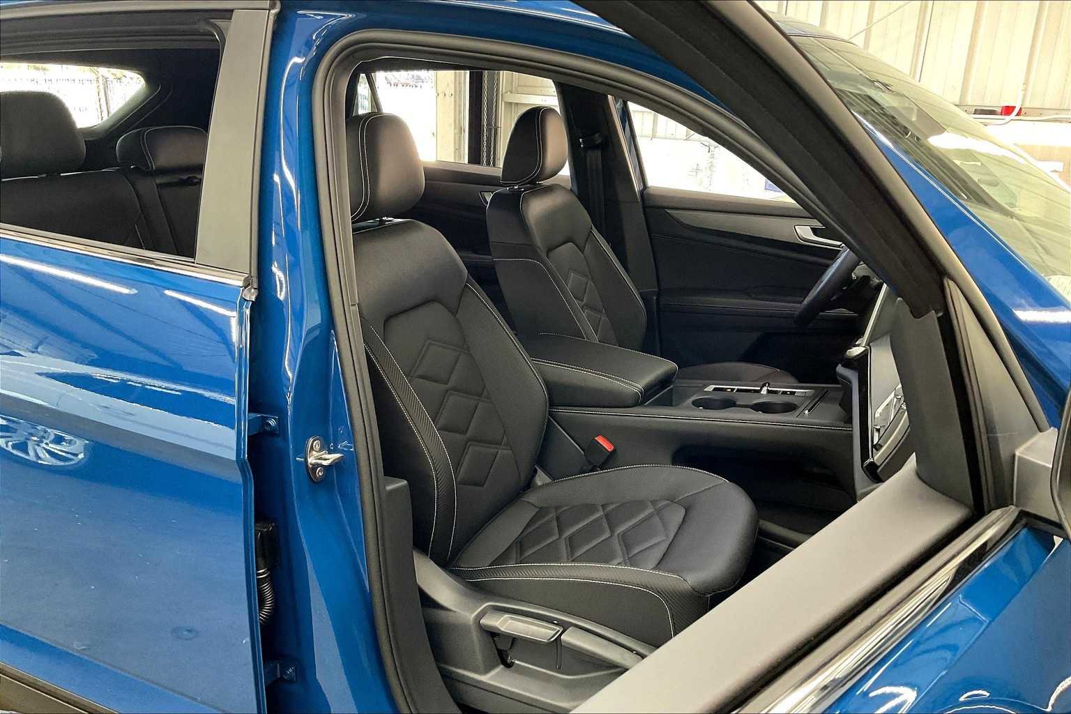 New 2025 Volkswagen Atlas Cross Sport SE image 29