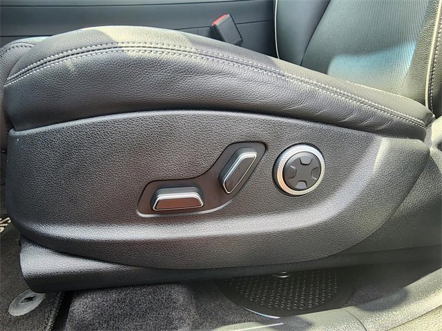 Used 2024 Genesis GV70 2.5T w/ Advanced Package image 25