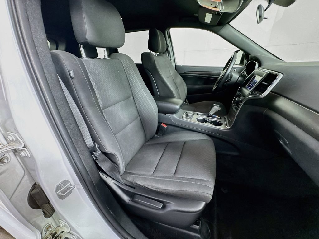 Used 2018 Jeep Grand Cherokee Laredo AWD/4WD image 33