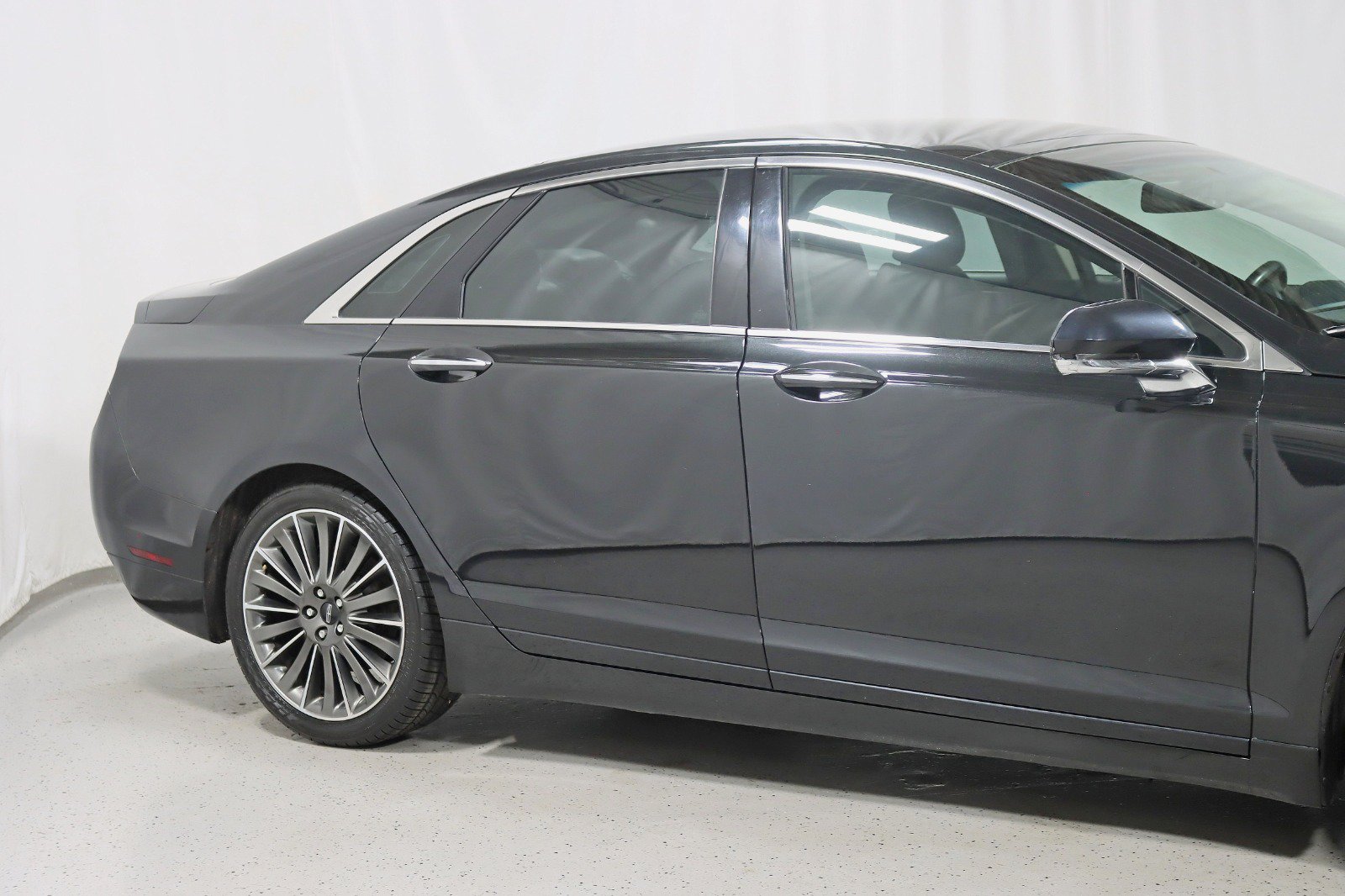 Used 2015 Lincoln MKZ AWD w/ Equipment Group 102A Reserve image 3