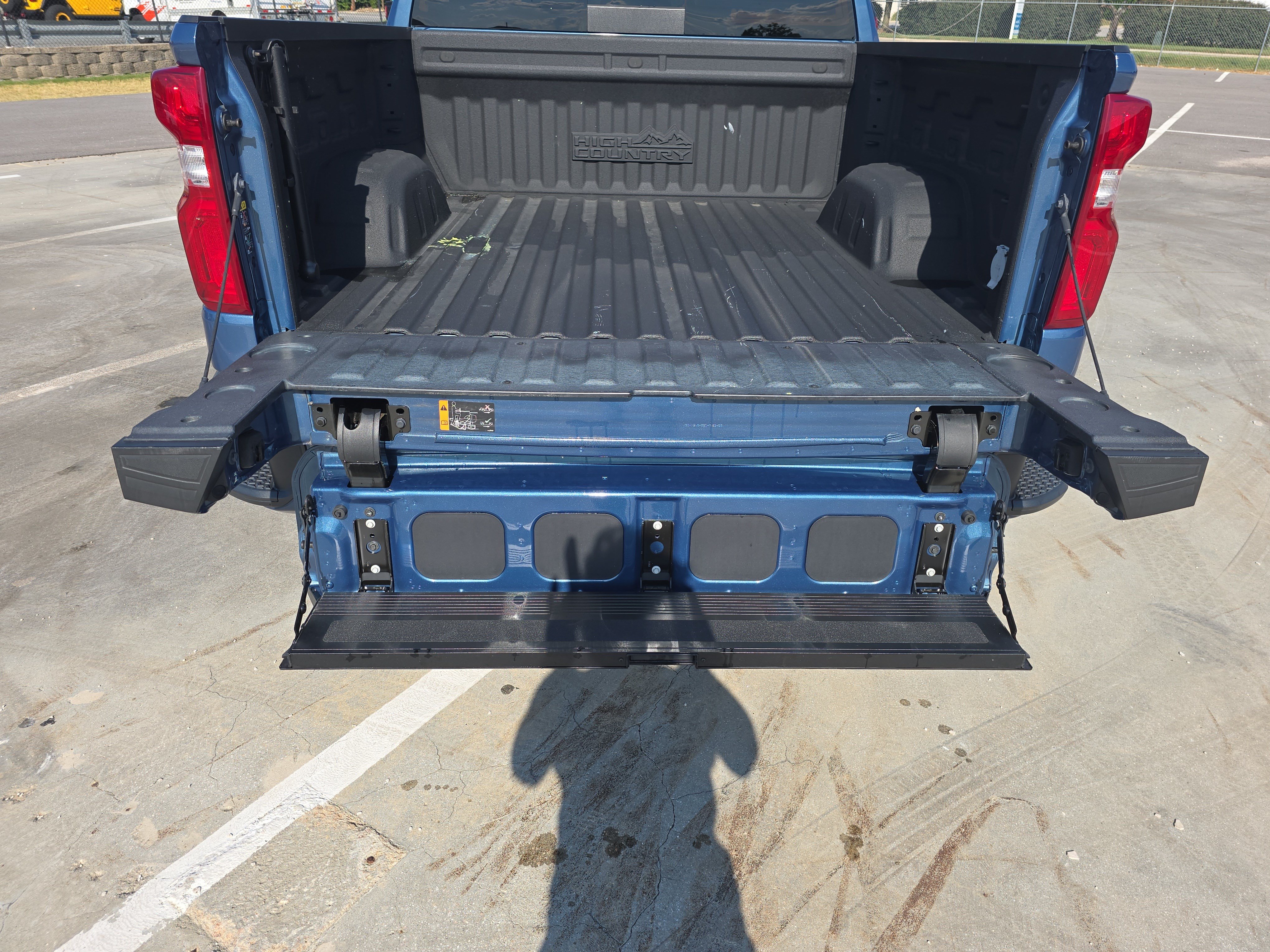 Used 2024 Chevrolet Silverado 1500 High Country w/ High Country Premium Package AWD/4WD image 14