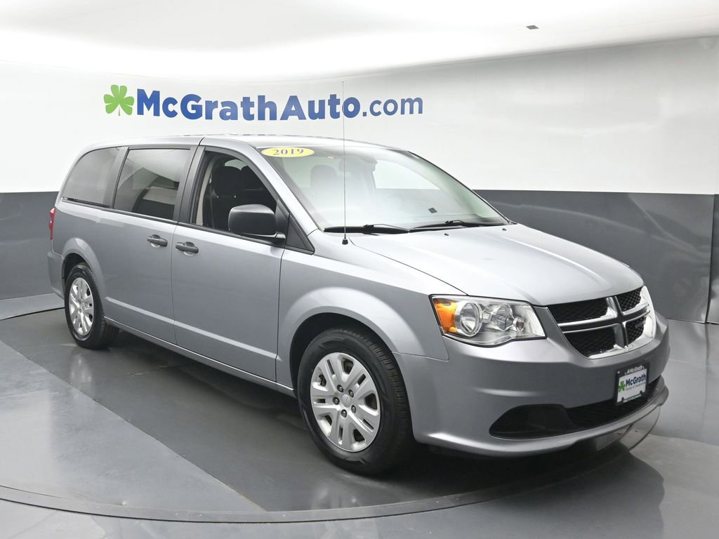 Used 2019 Dodge Grand Caravan SE image 2