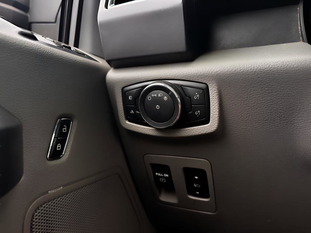 Used 2015 Ford F150 XLT w/ Equipment Group 302A Luxury image 43