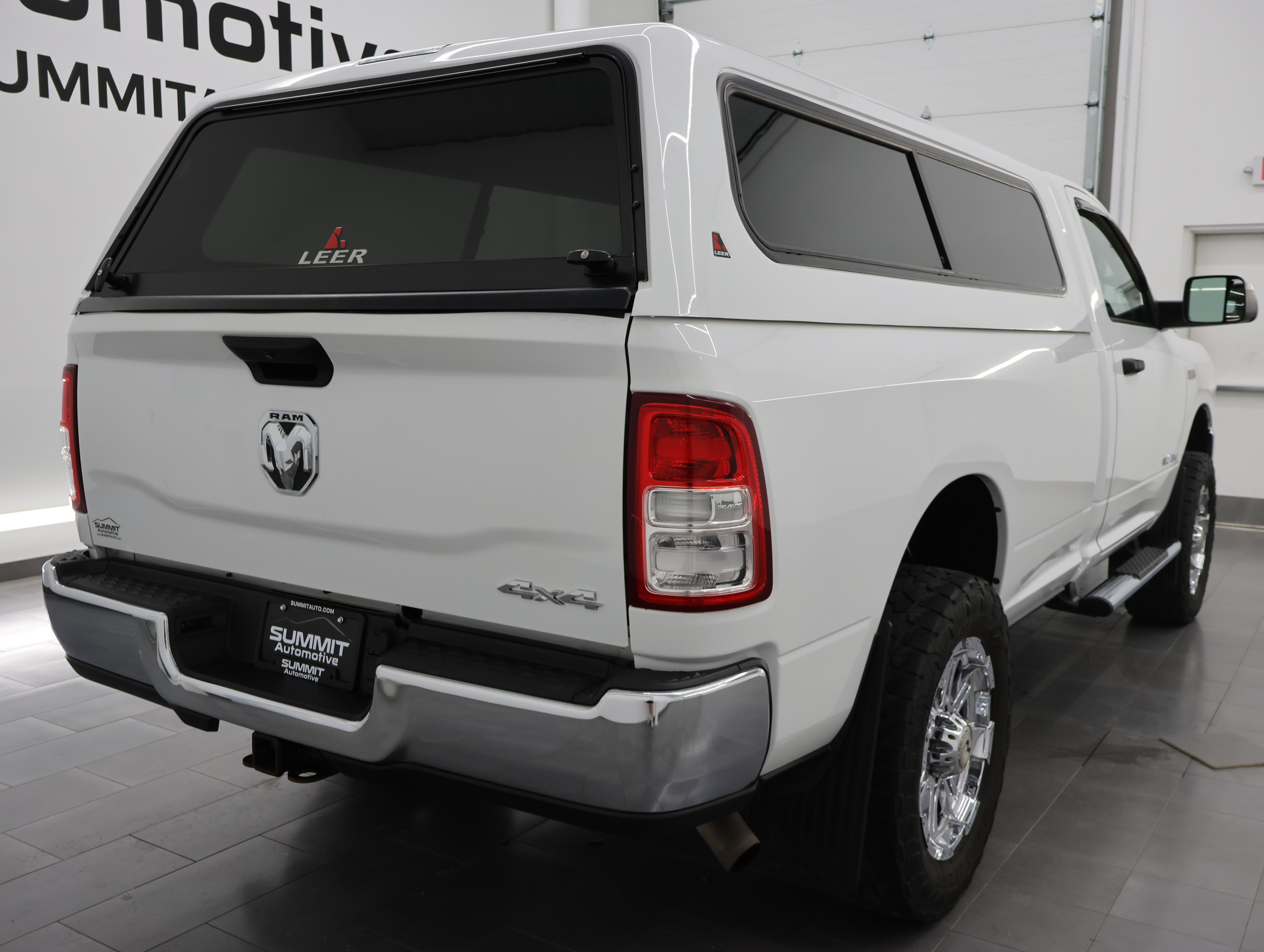 Used 2019 RAM 3500 Tradesman w/ Chrome Appearance Group AWD/4WD image 4