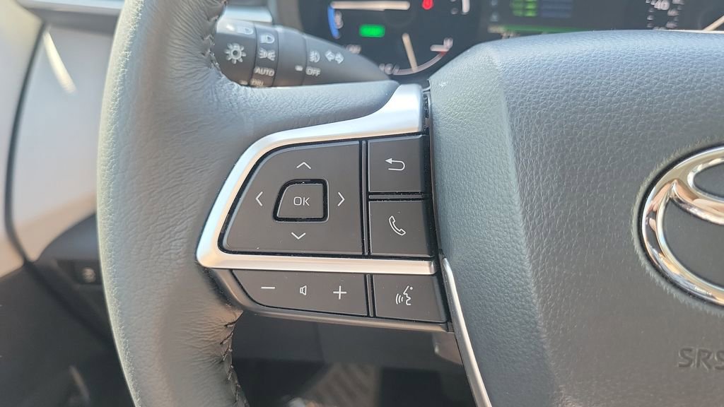 Certified 2025 Toyota Sienna XLE image 25