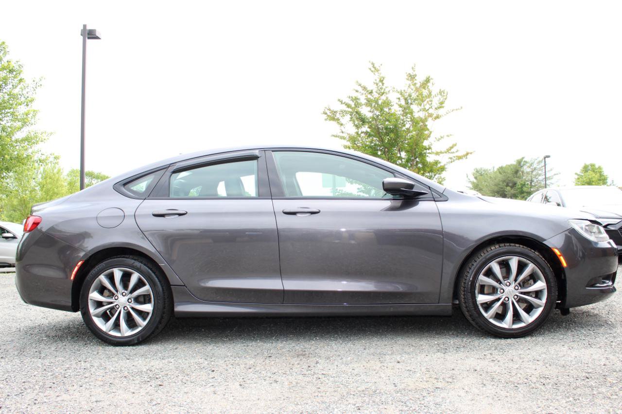Used 2016 Chrysler 200 S AWD/4WD image 9