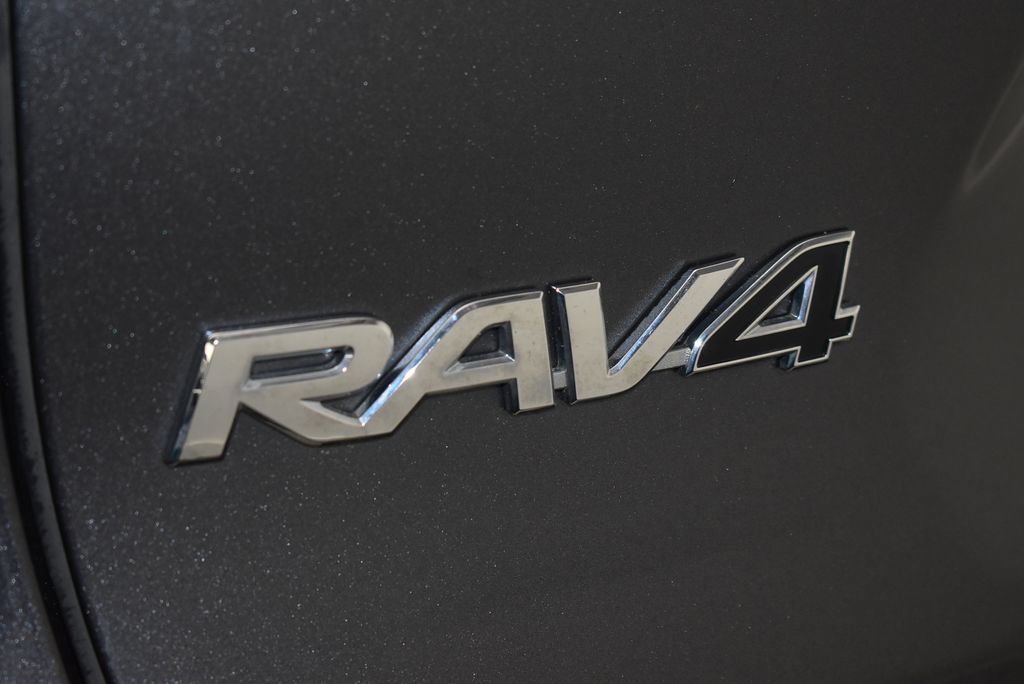 Used 2022 Toyota RAV4 Limited AWD/4WD image 9