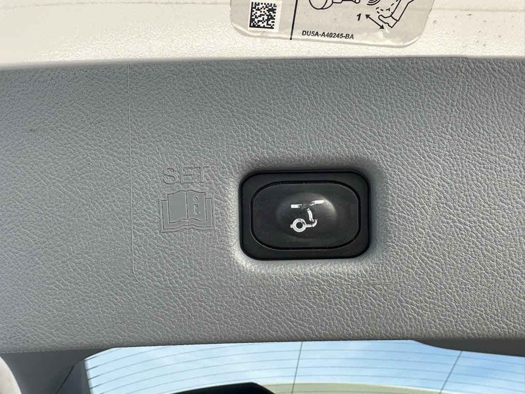 Used 2020 Lincoln Nautilus Reserve w/ Equipment Group 202A image 16