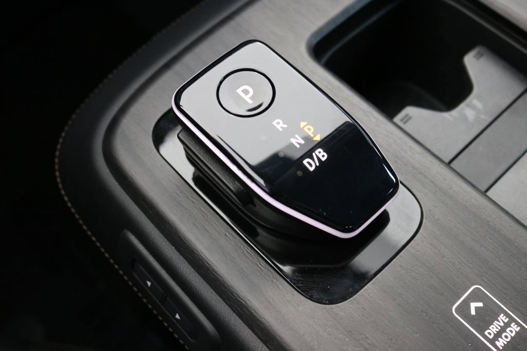 Used 2023 Nissan Ariya AWD image 54