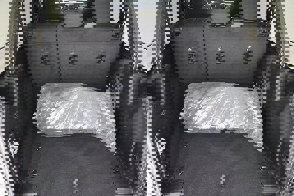 Used 2023 Jeep Wrangler Unlimited w/ Cold Weather Group image 26