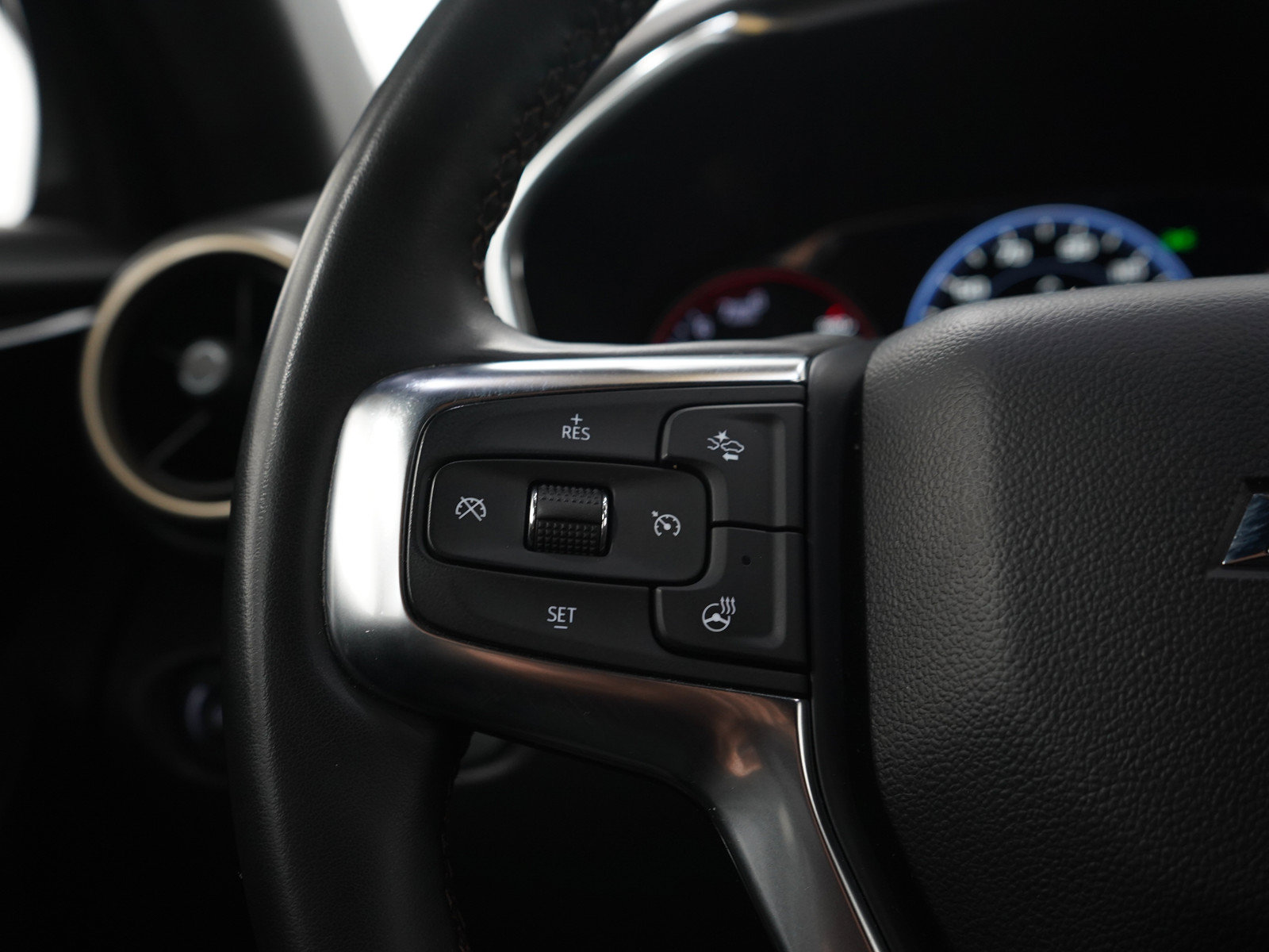 Used 2024 Chevrolet Blazer Premier AWD/4WD image 25
