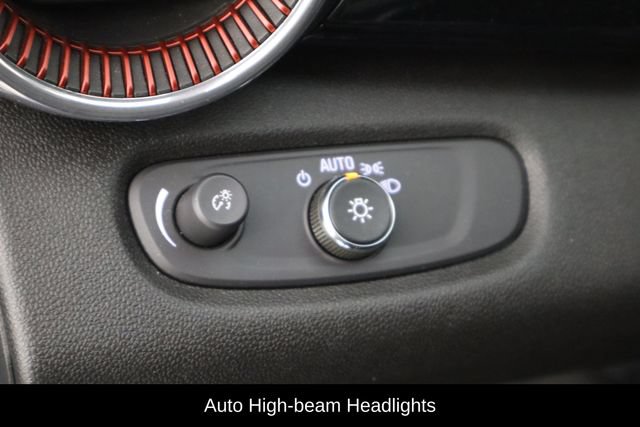 Used 2024 Chevrolet Trax RS w/ Sunroof Package FWD image 21