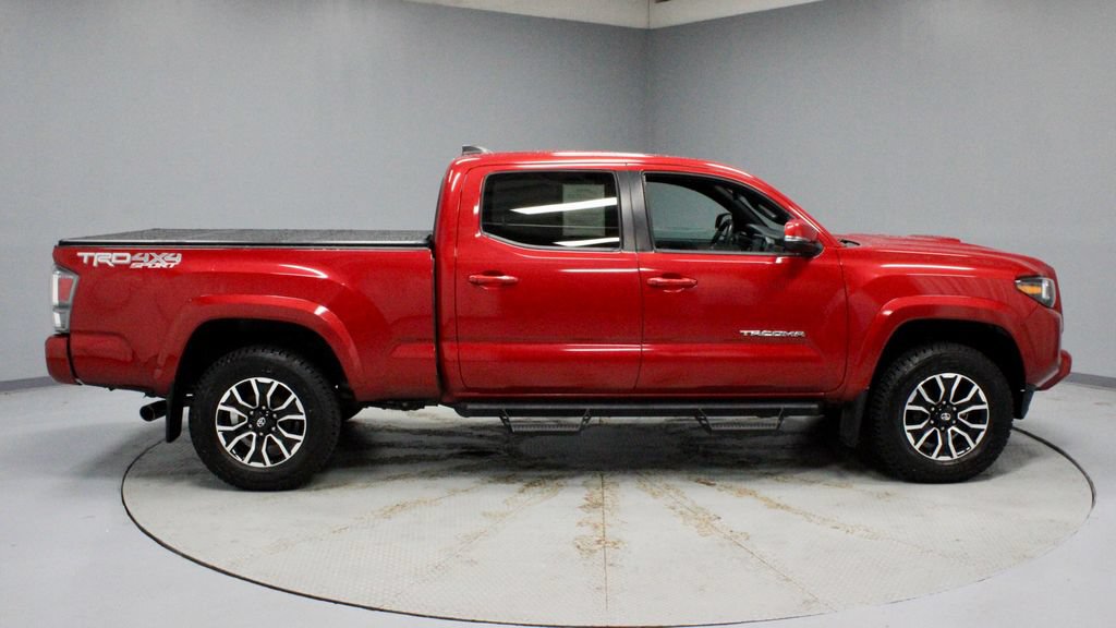 Used 2022 Toyota Tacoma TRD Sport w/ TRD Premium Sport Package AWD/4WD image 13