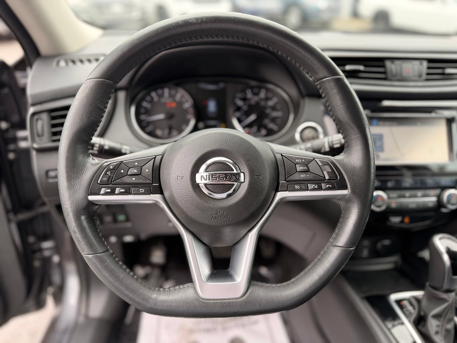 Used 2017 Nissan Rogue SL AWD/4WD image 18