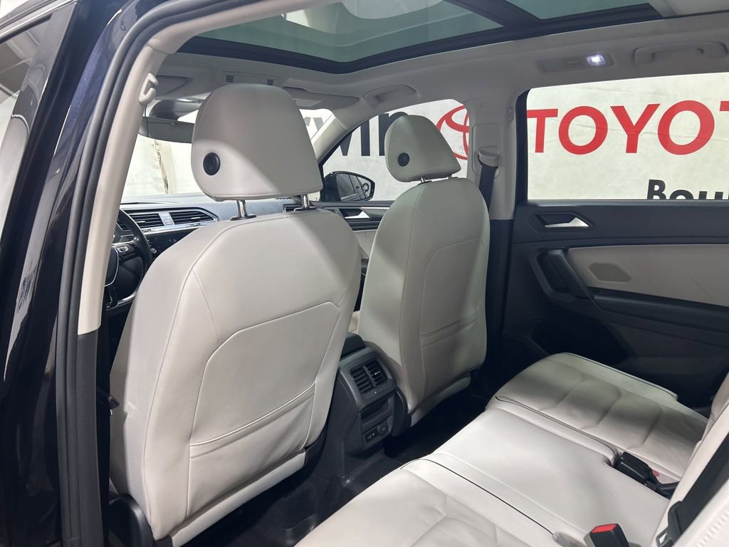 Used 2019 Volkswagen Tiguan SEL Premium w/ 3rd Row Seat Package image 19