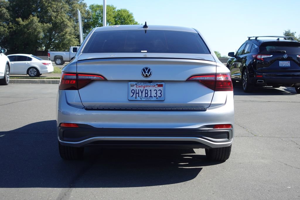 Used 2023 Volkswagen Jetta Sport image 7