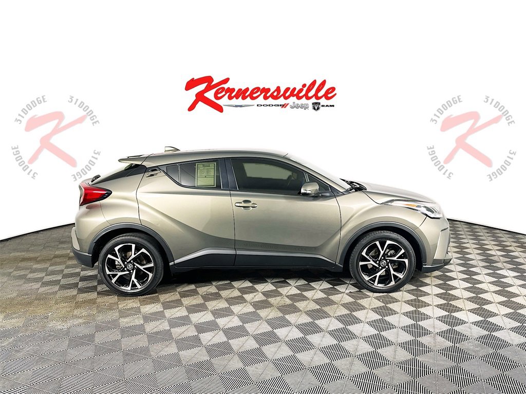 Used 2021 Toyota C-HR XLE image 8