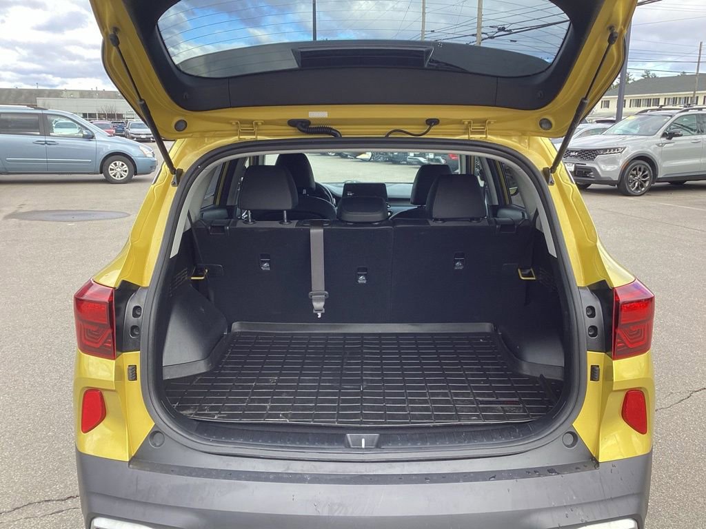Used 2023 Kia Seltos S w/ Navigation Package AWD/4WD image 9
