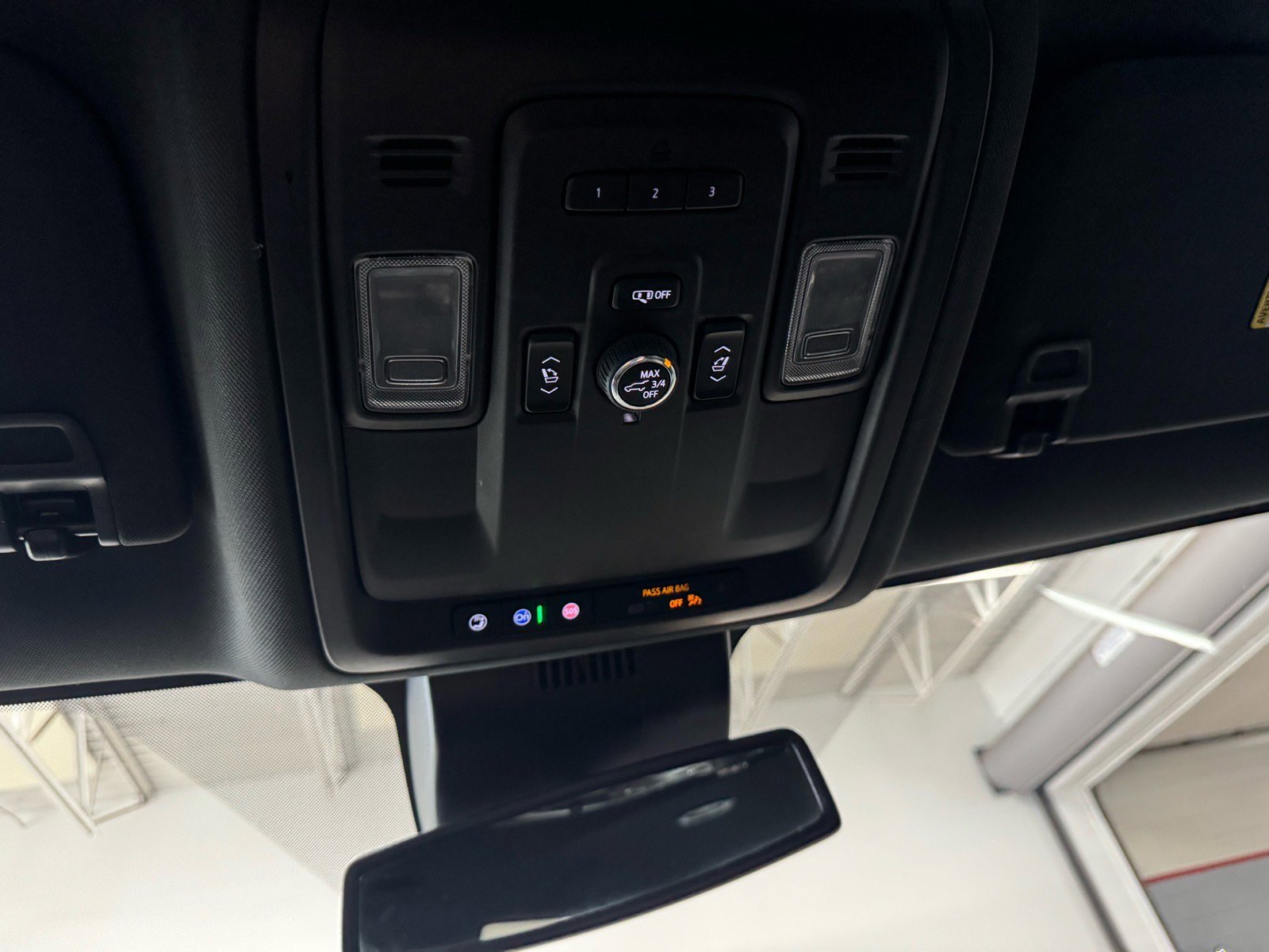 Used 2023 Chevrolet Suburban Z71 w/ Luxury Package AWD/4WD image 28