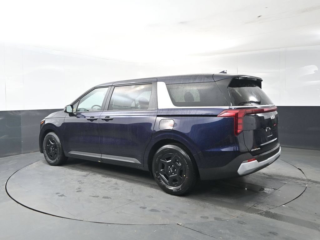 New 2026 Kia Carnival FWD image 3