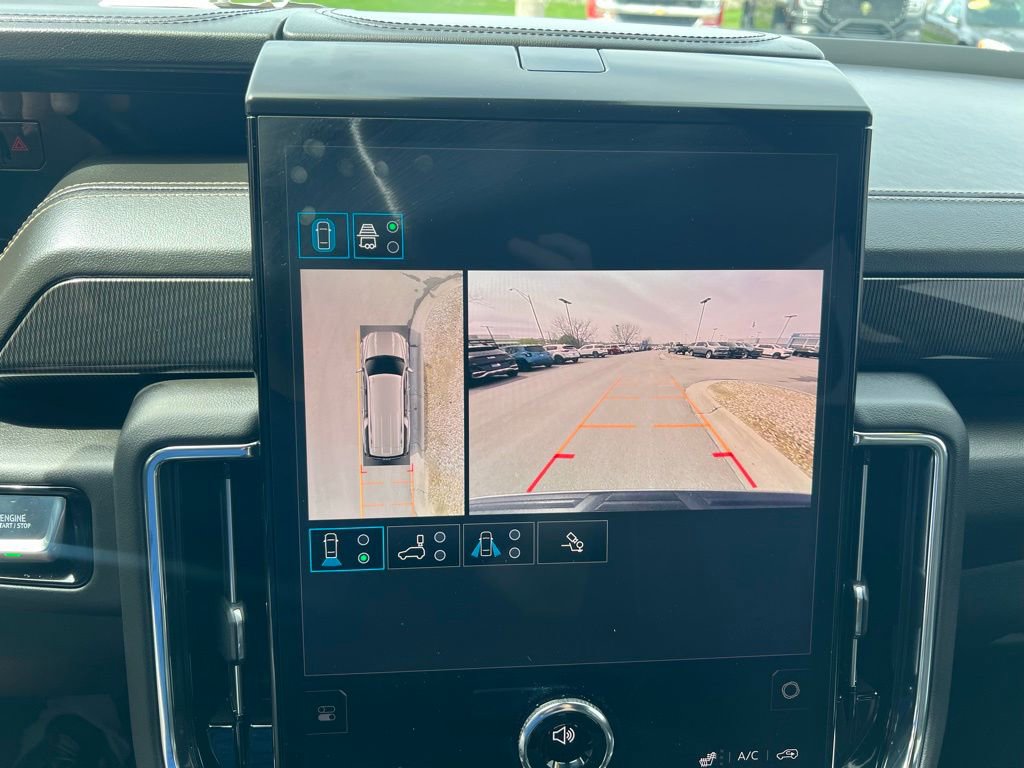 Used 2025 GMC Yukon XL Elevation image 44