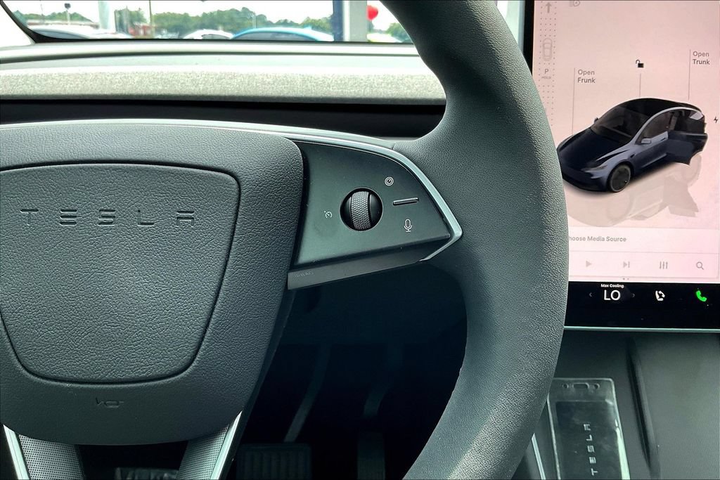Used 2026 Tesla Model Y 2WD image 12