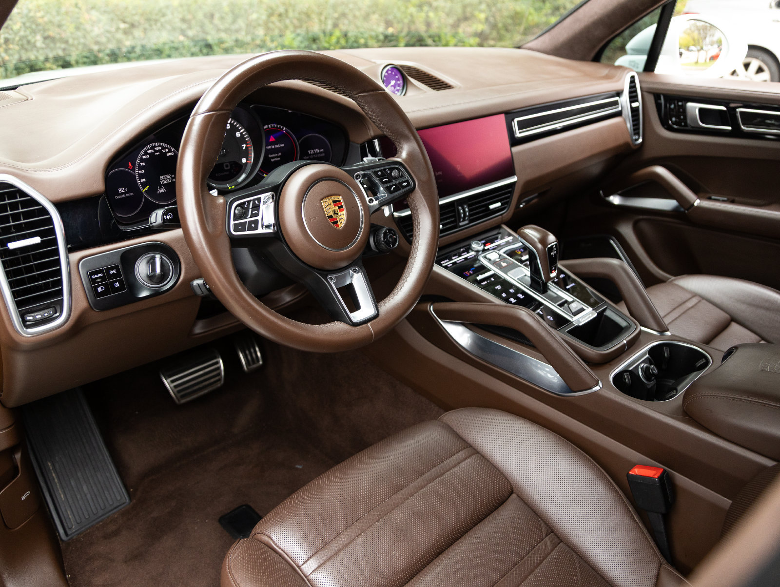 Certified 2020 Porsche Cayenne Turbo S AWD/4WD image 4