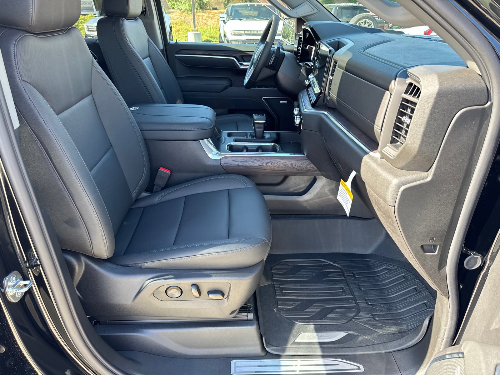 Used 2026 GMC Sierra 1500 SLT w/ SLT Premium Plus Package AWD/4WD image 15
