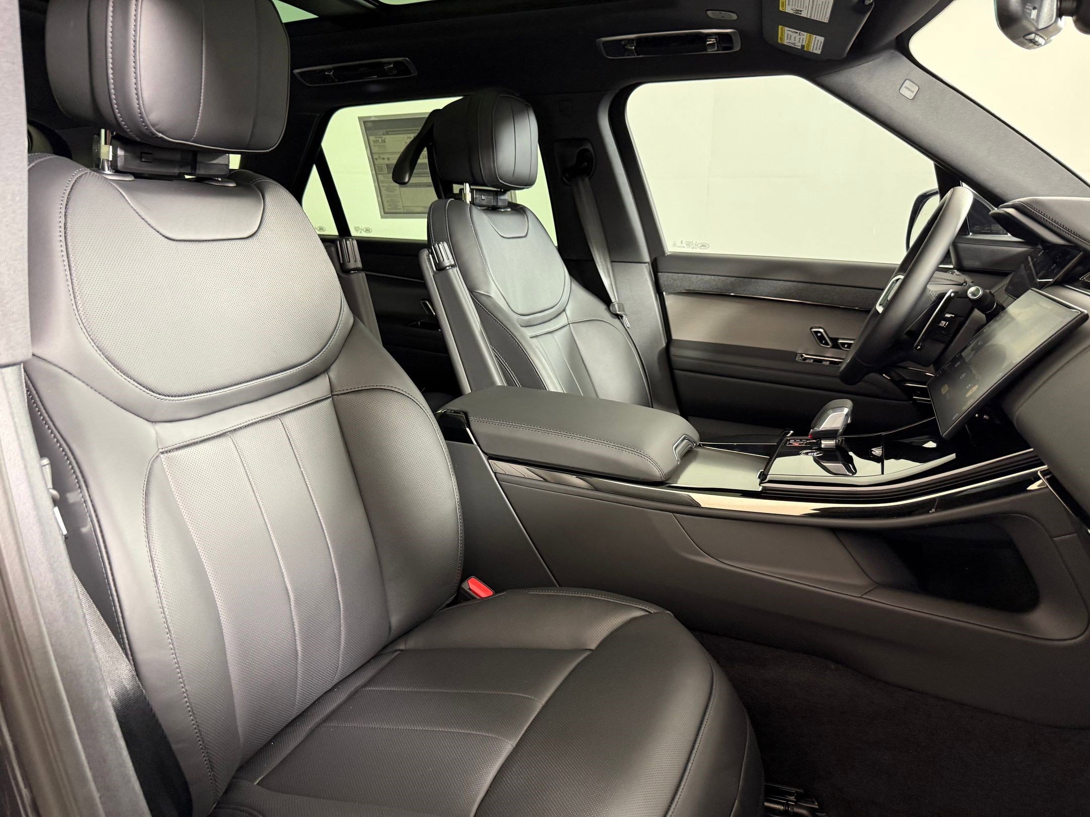 New 2026 Land Rover Range Rover Sport SE AWD/4WD image 25