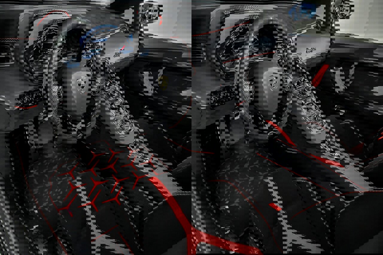 Used 2021 Lamborghini Aventador SVJ image 27