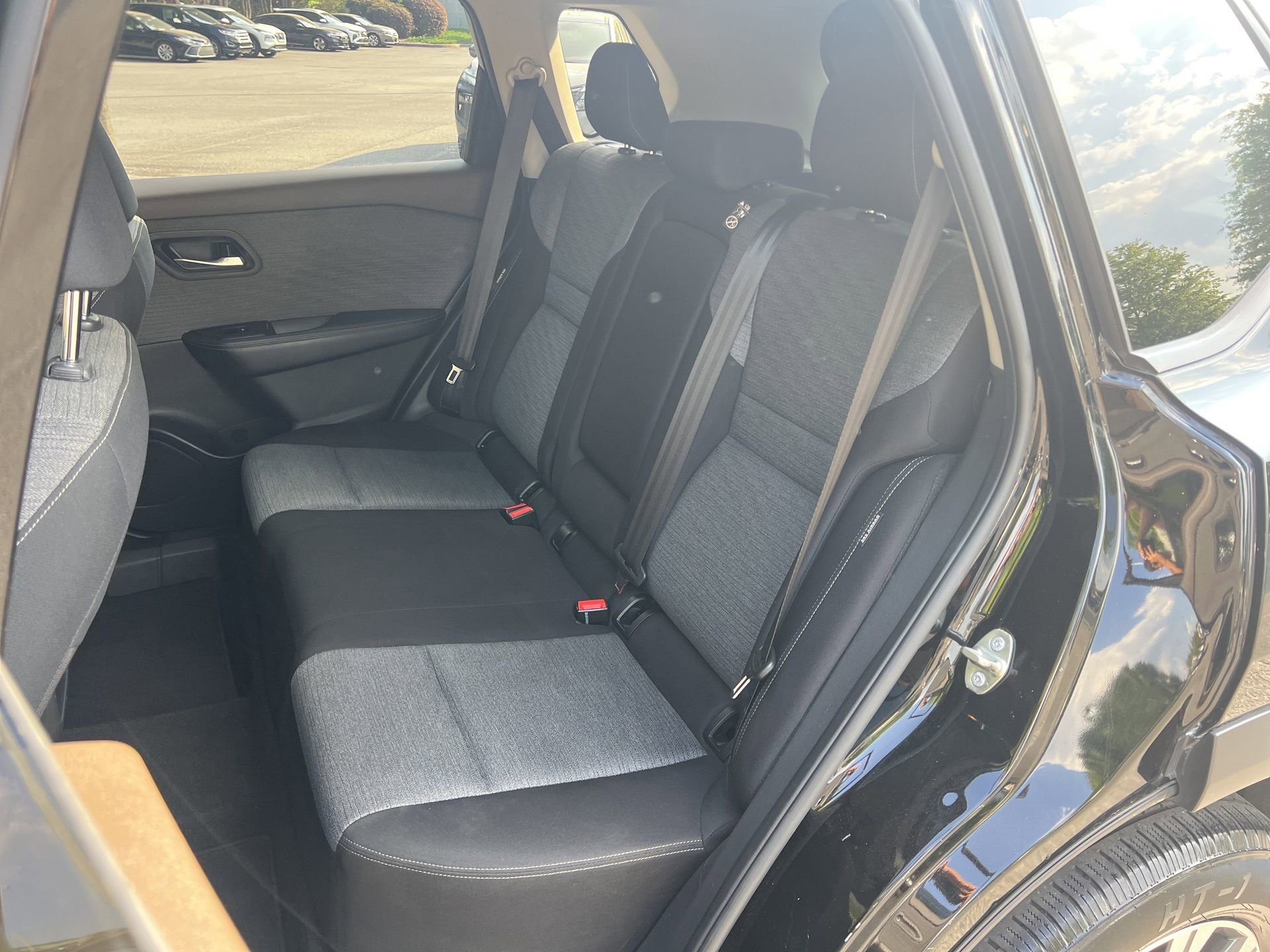 Used 2021 Nissan Rogue SV FWD image 16