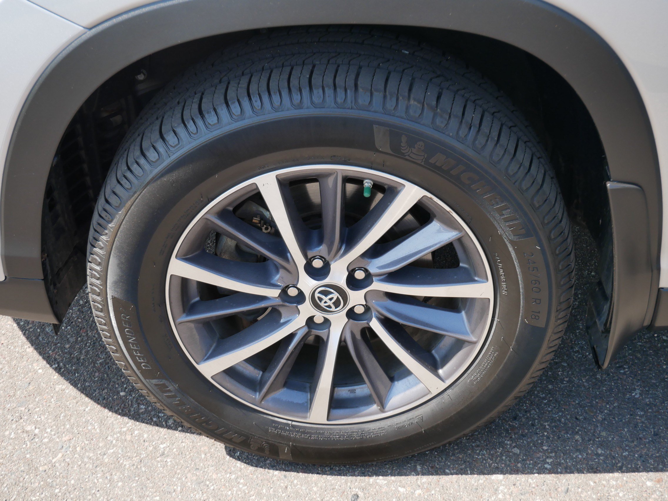 Used 2019 Toyota Highlander XLE AWD/4WD image 15