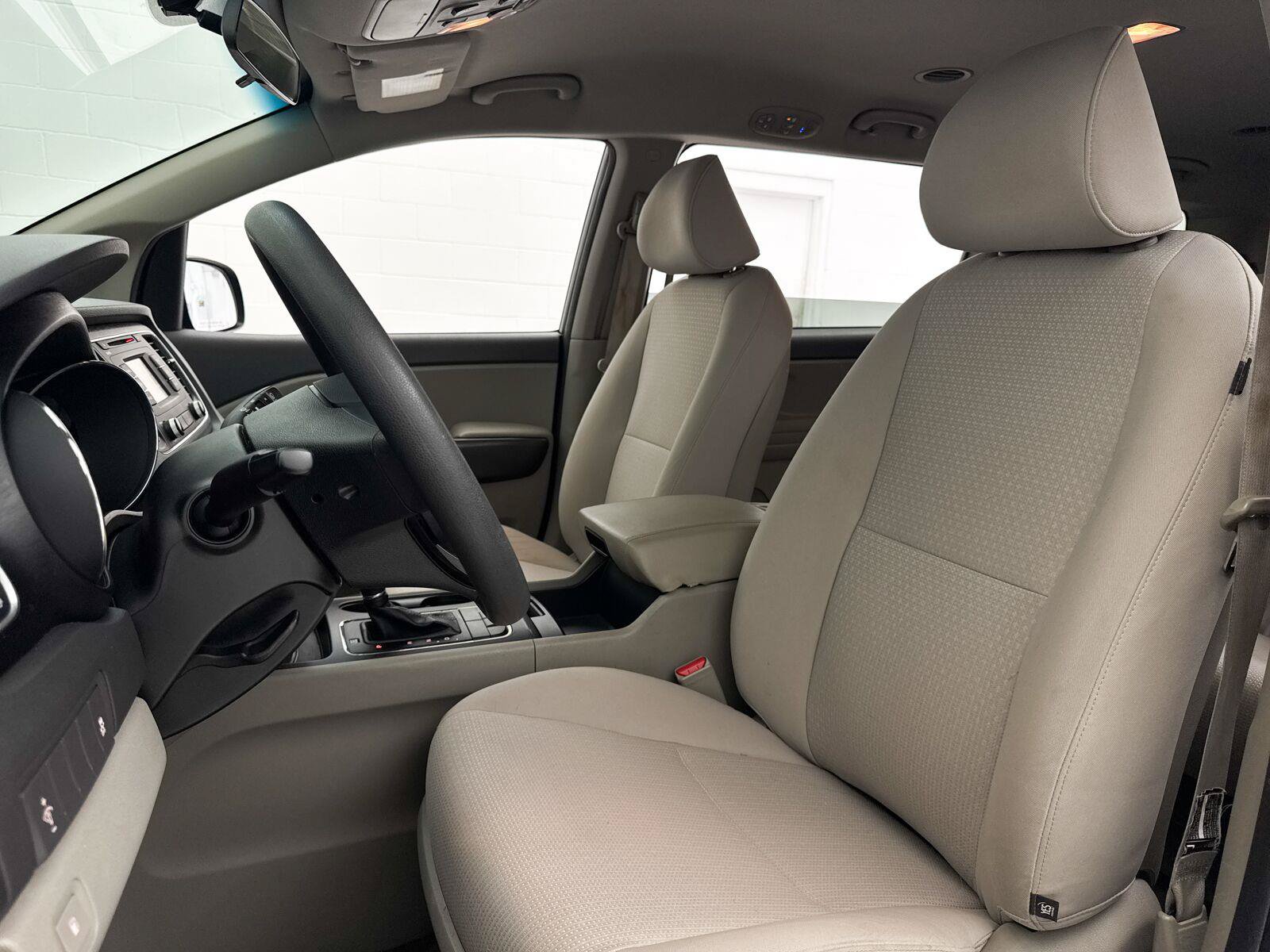 Used 2017 Kia Sedona LX FWD image 13