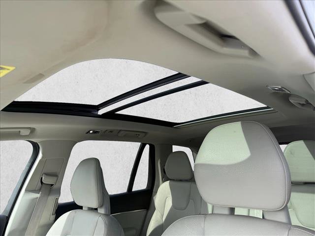 Used 2020 Volvo XC90 T5 Momentum w/ Protection Package Premier image 15